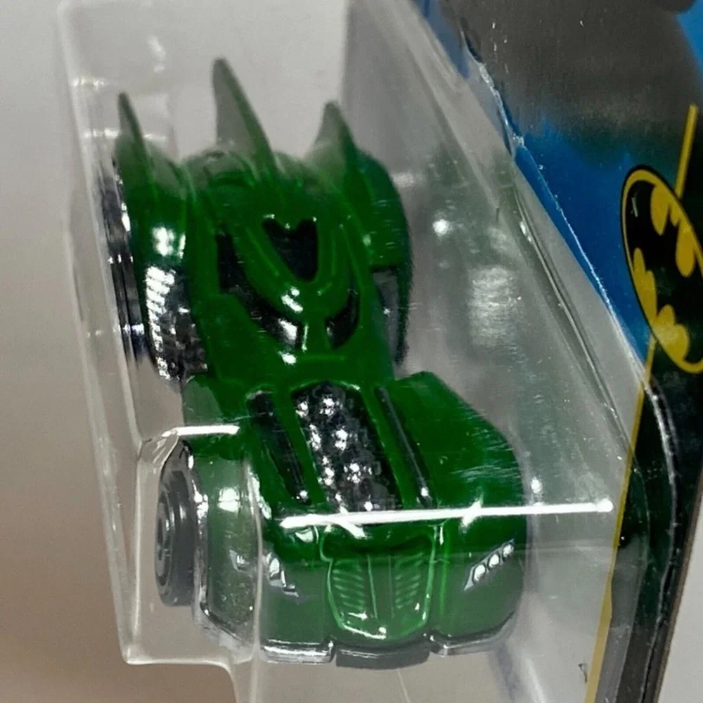 Hot Wheels Batman DC‎ Arkham Asylum Batmobile 32/250 Batman 2/5 Green NIP 2022